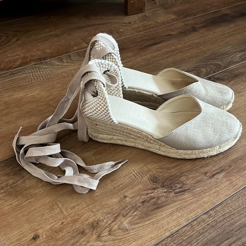 Saludos size 8 espadrilles, wedge heel tie ankle